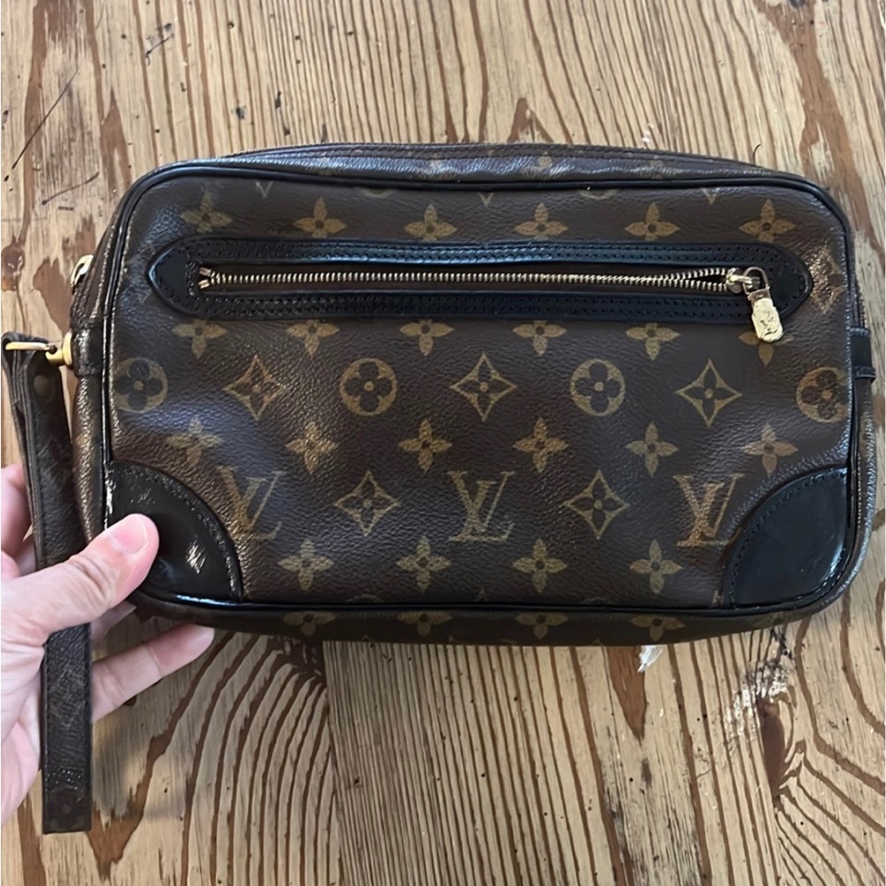 Vintage Louis Vuitton marley draggone GM clutch , cosmetic bag, wristlet